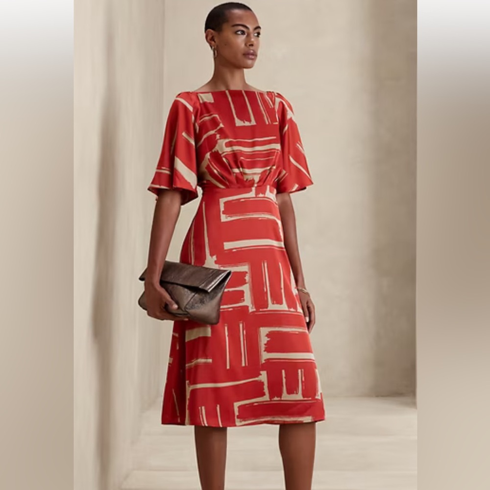 Banana Republic Silky Reddish/Orange and Tan Patterned Flutter Sleeve Dress